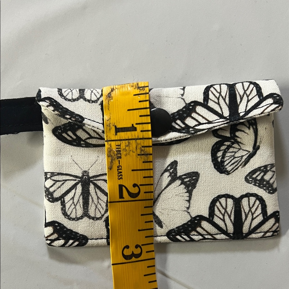 Butterfly Print Pouch Set - Picture 5 of 11